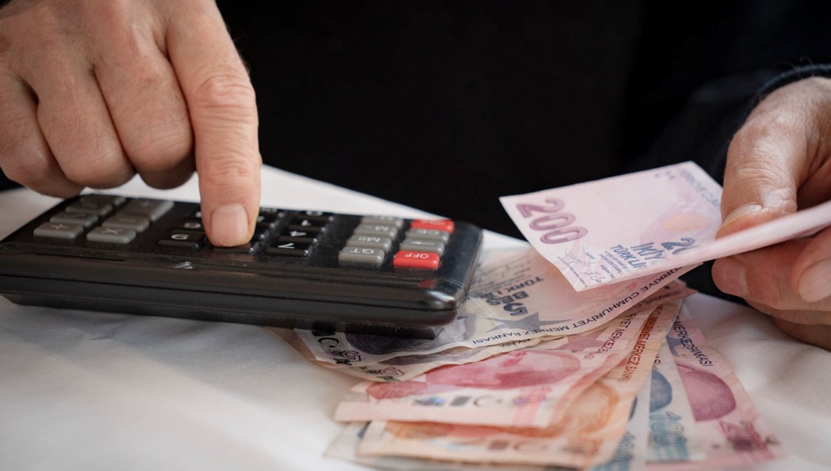 Ehliyet, pasaport ve cezalara ne kadar zam gelecek? Kritik oran yarın belli oluyor Ehliyet, pasaport ve cezalara ne kadar zam gelecek? Kritik oran yarın belli oluyor