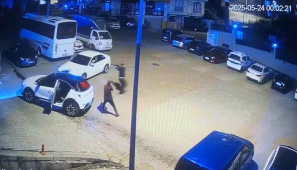 Kağıthane'de kalaşkinoflu dehşet: Maskeli saldırganlar kurşun yağdırdı 79 Zxd7Vz0SjUuJ jrNJJk4bQ