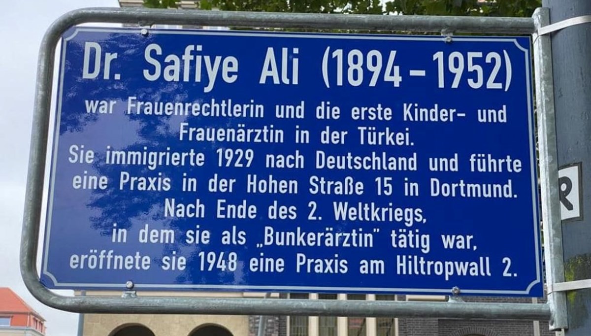 Almanya'da bir sokağa Türkiye'nin ilk kadın doktoru Safiye Ali'nin adı verildi