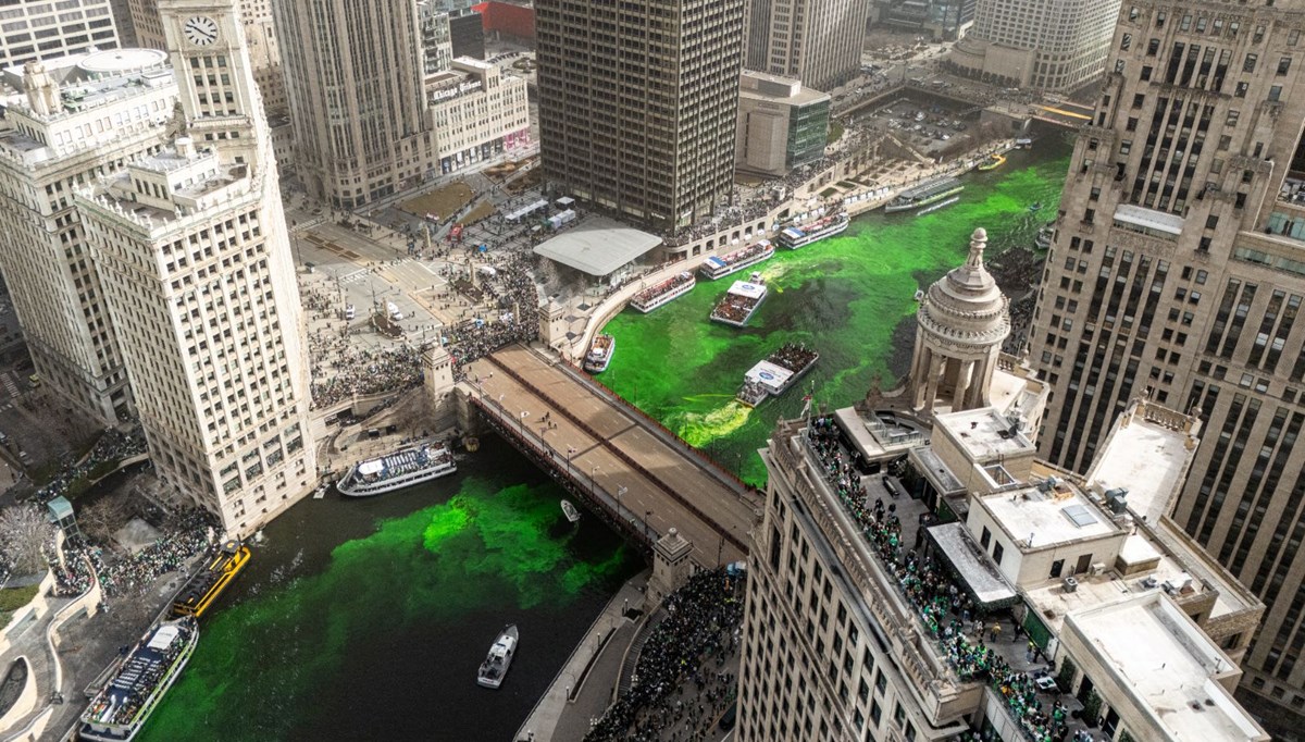 ABD'de Aziz Patrick Günü kutlamaları: Chicago nehri yeşile boyandı