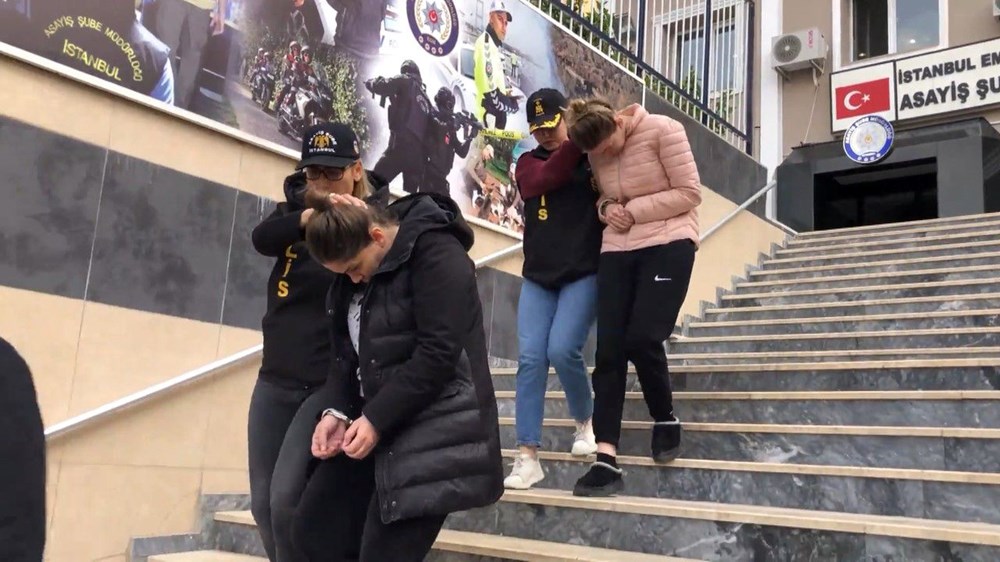 Hizmetçi mi? Sultan Torununun Evindeki 11 Milyonluk Soygunun Sır Perdesi Aralandı! 76