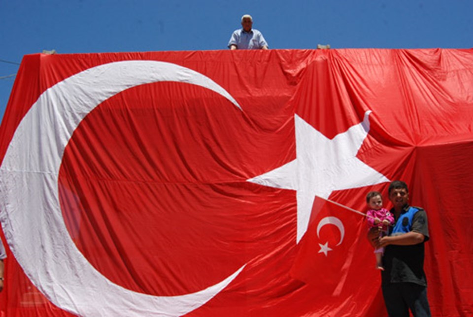 Köylerini Türk bayrağıyla donalttılar - 2
