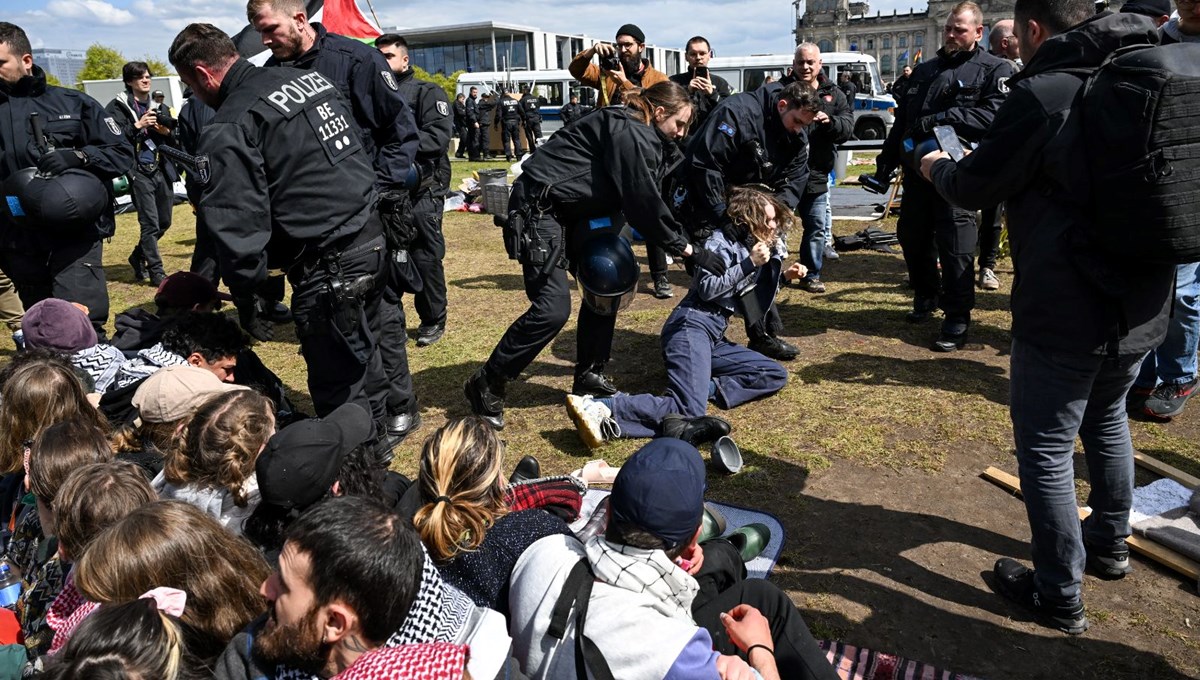 Berlin'de Gazze'ye destek kampına sert müdahale