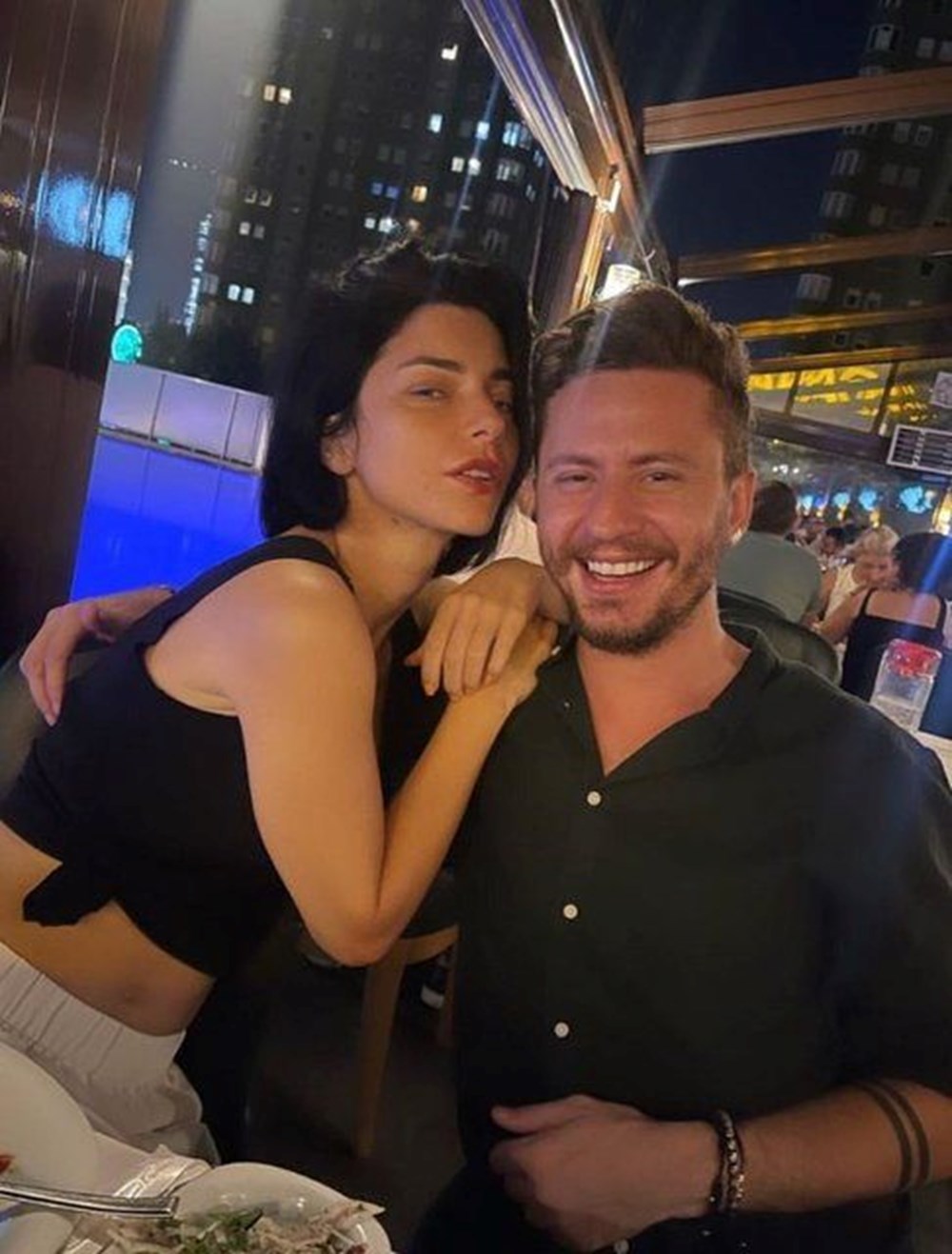 Eski eşiyle görüntülenen Merve Boluğur sinirlendi - 4