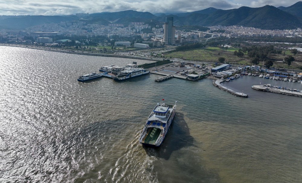 İzmir'de sağanağın ardından denizin rengi değişti - 5