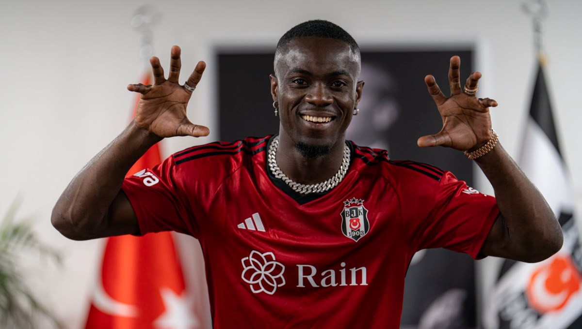 Beşiktaş'ın yeni transferi Eric Bailly imzayı attı, formayı giydi