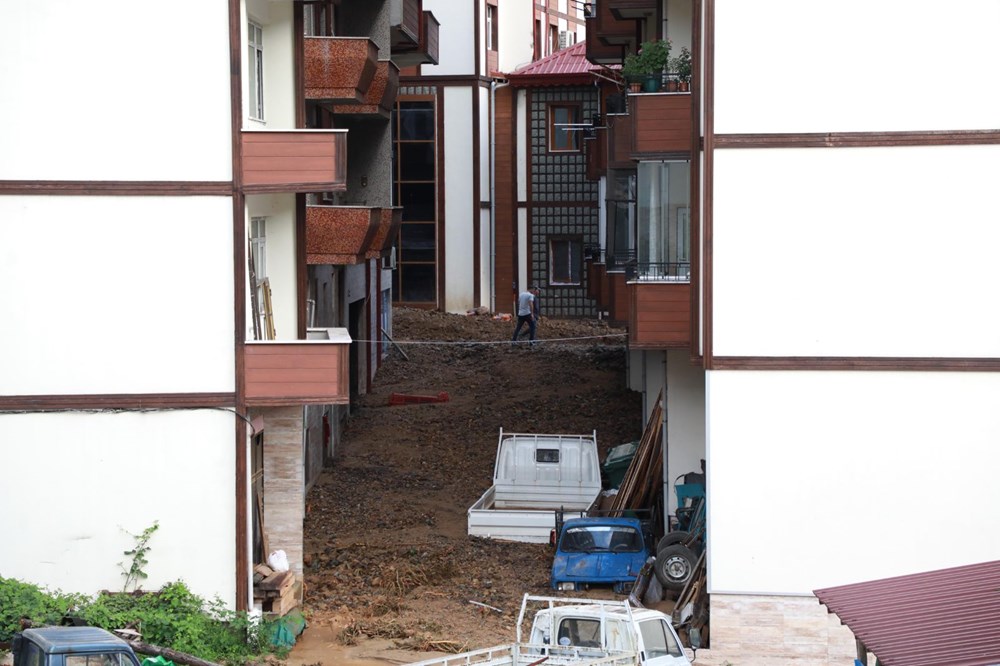 Rize’de sel ve heyelan afetinin hasarı gün ağarınca ortaya çıktı - 23