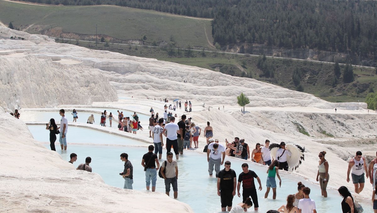 Pamukkale'ye 4 ayda 240 bin ziyaretçi