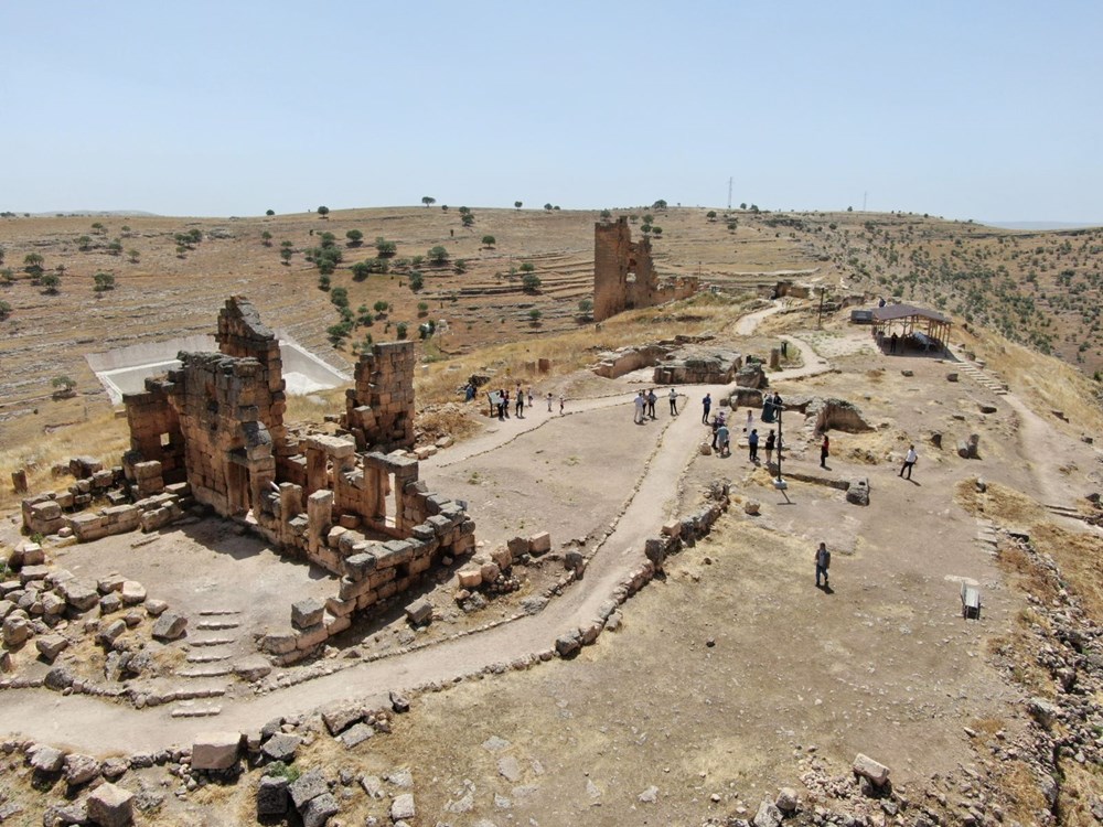 3 bin yıllık Zerzevan Kalesi’nin altında devasa yapılar tespit edildi - 5