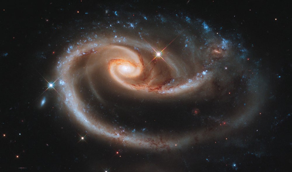 Uzaya açılan pencere: Hubble - 1