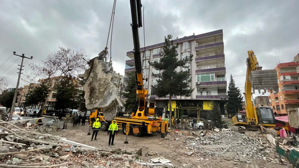 Türkiye yasta | Depremin vurduğu 10 ilden çarpıcı fotoğraflar... - 8