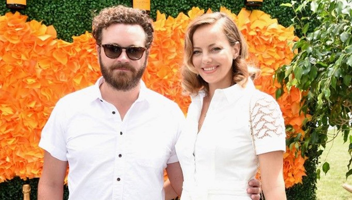 Tecavüz suçundan ömür boyu hapse mahkum edilen Danny Masterson'a eşinden boşanma davası Tecavüz suçundan ömür boyu hapse mahkum edilen Danny Masterson'a eşinden boşanma davası