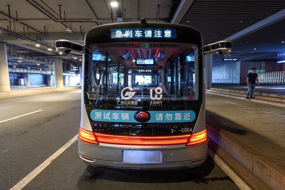 Çin'de sürücüsüz otobüsler test sürüşüne başladı - 1