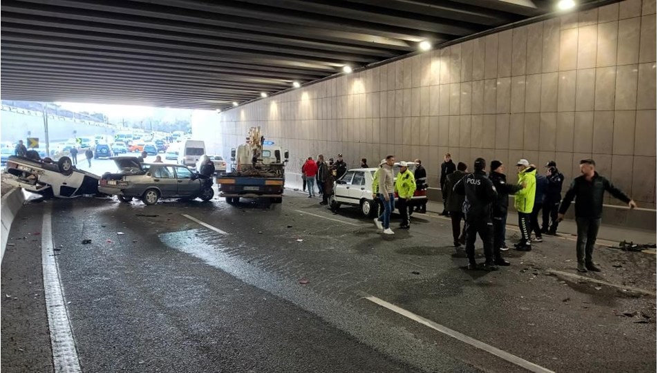 Ankara'da 14 araç birbirine girdi: Yaralılar var - Son Dakika Türkiye  Haberleri | NTV Haber