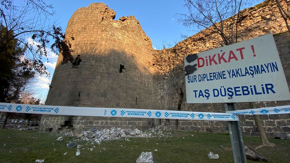 Deprem felaketi, UNESCO Dünya Kültür Mirası Listesi'ndeki Diyarbakır Surları'nı da vurdu - 4