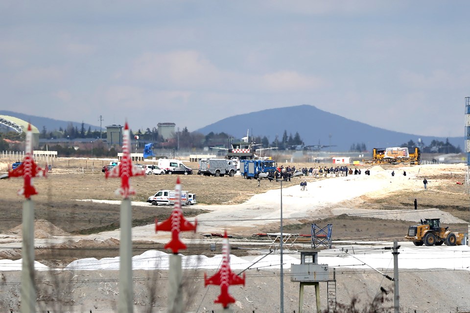 Konya'da Türk Yıldızları uçağı düştü: Pilot kurtuldu, pistteki uzman çavuş şehit oldu - 2