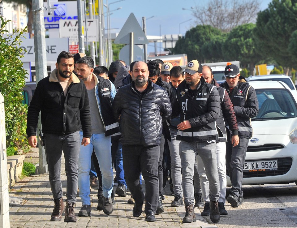 İzmir'de milyar dolarlık sahtecilik: 4'ü gümrük memuru 6 kişi tutuklandı - 1