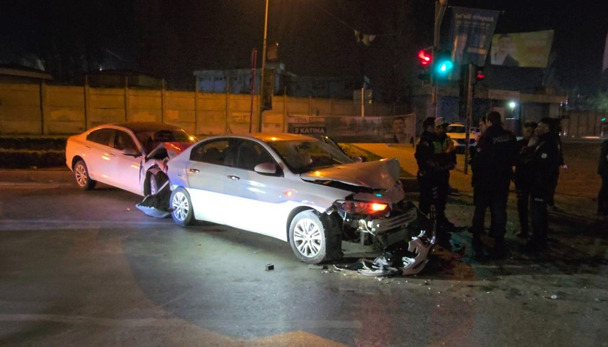 Ataşehir'de zincirleme kaza: 5 kişi yaralandı