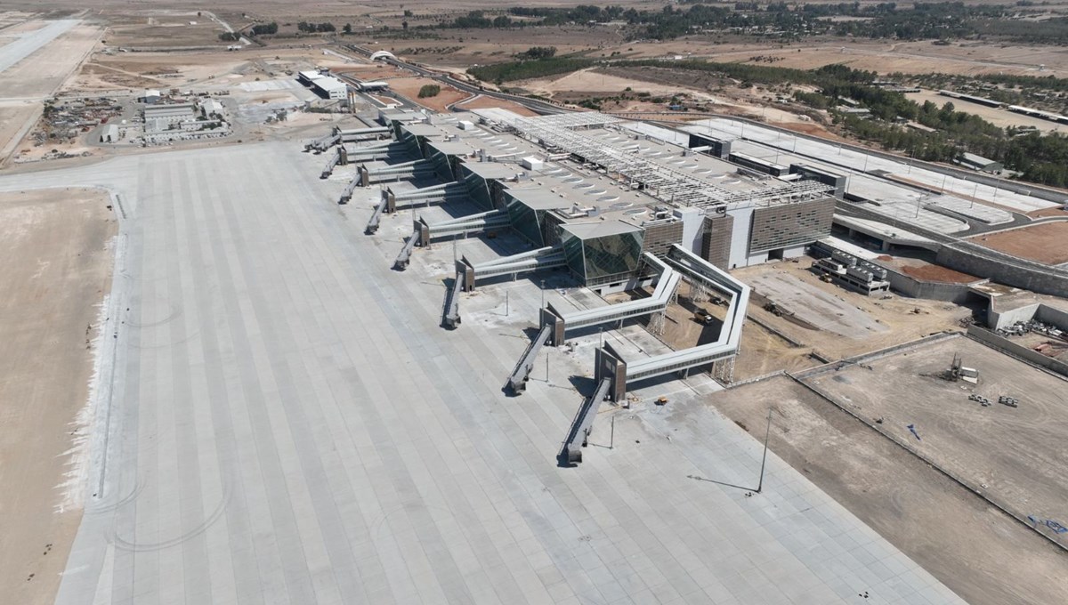 KKTC Ercan Havalimanı'nın yeni terminal binası yarın açılacak KKTC Ercan Havalimanı'nın yeni terminal binası yarın açılacak
