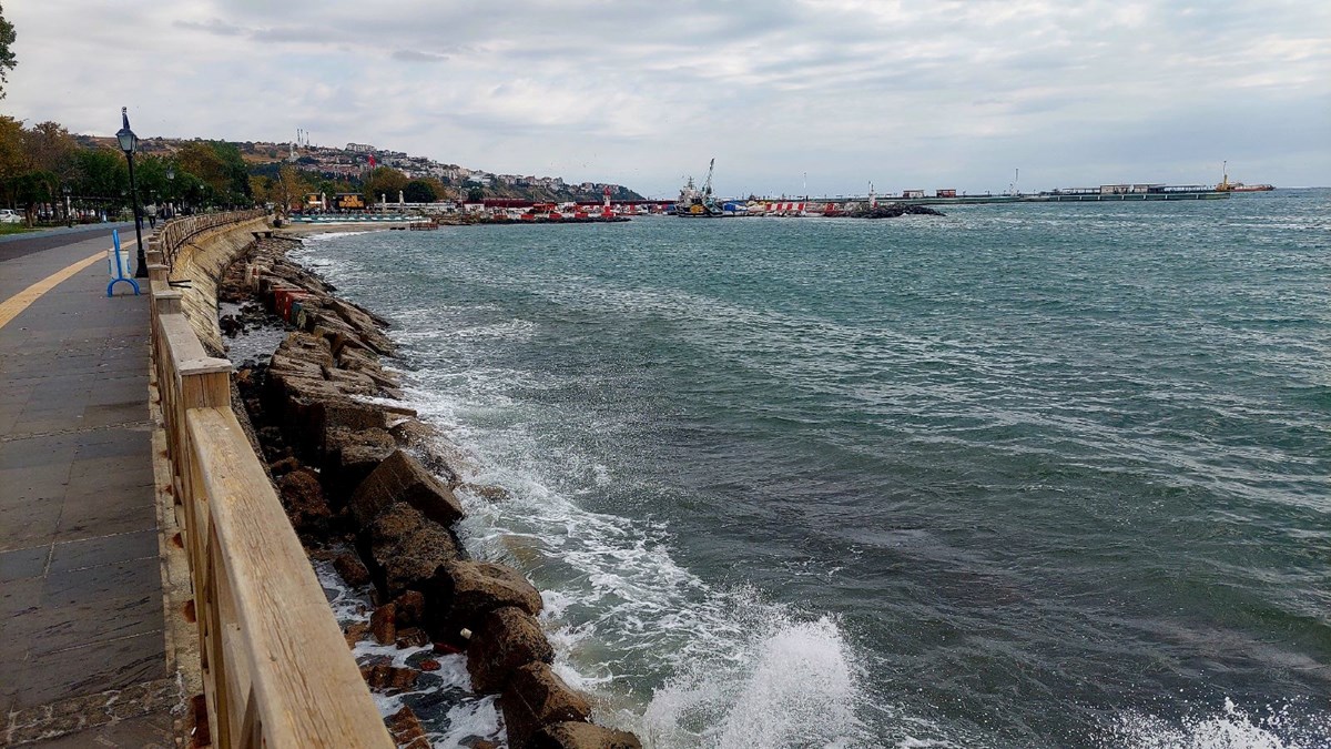 Marmara Denizi ulaşımına poyraz engeli