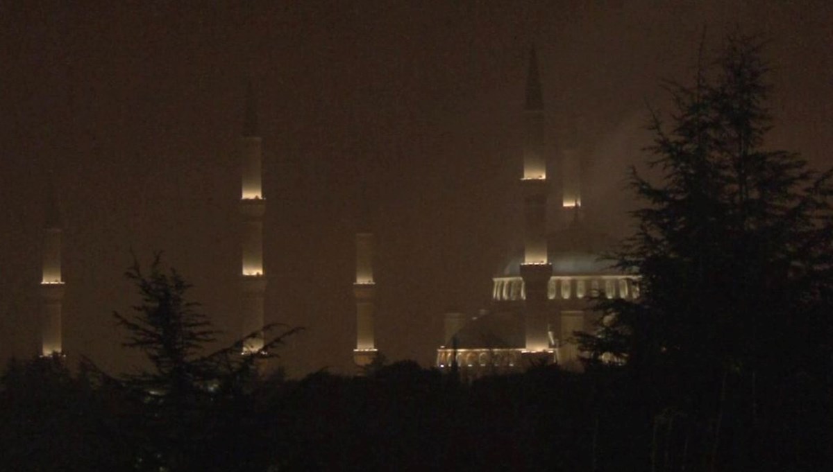 İstanbul'da sabah saatlerinde sis etkili oldu İstanbul'da sabah saatlerinde sis etkili oldu