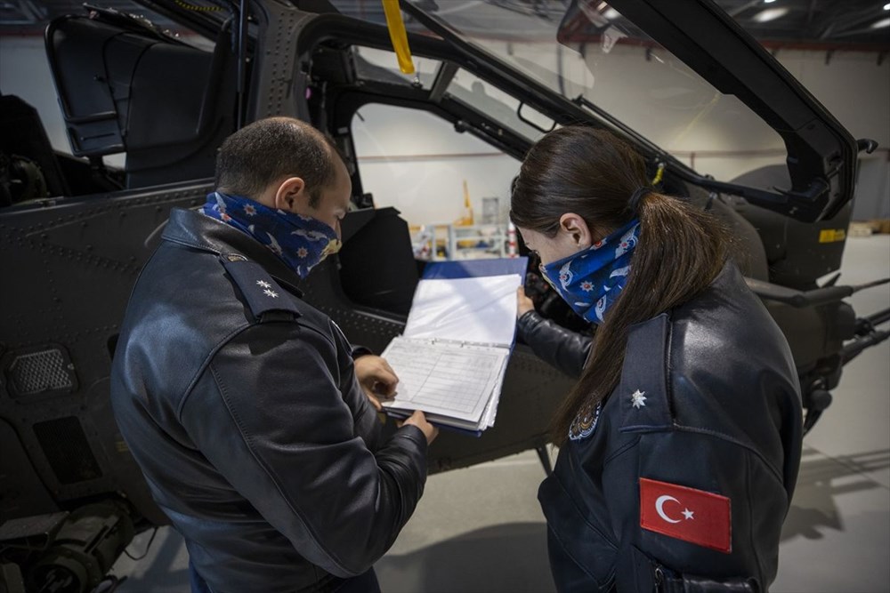 Türkiye'nin ilk kadın taarruz helikopter pilotu: Özge Karabulut - 3