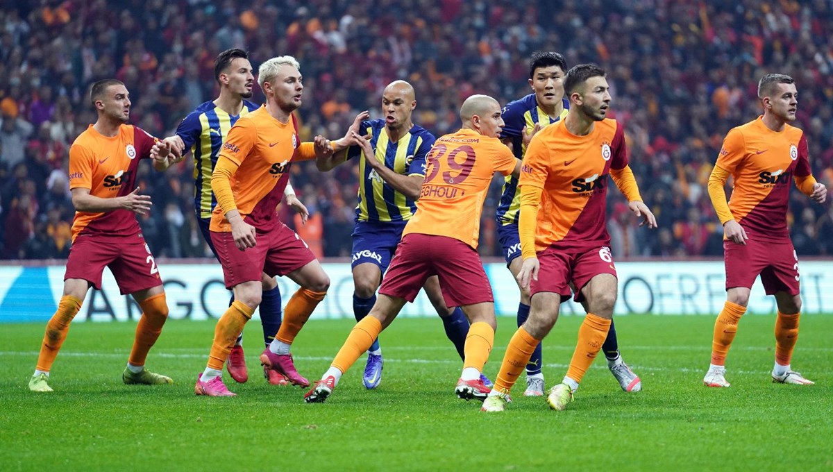 Spor yazarları Galatasaray-Fenerbahçe derbisi için ne dedi?