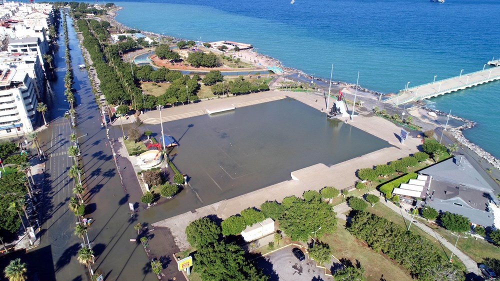 Deniz seviyesinin yükseldiği İskenderun'da binalar boşaltıldı - 10