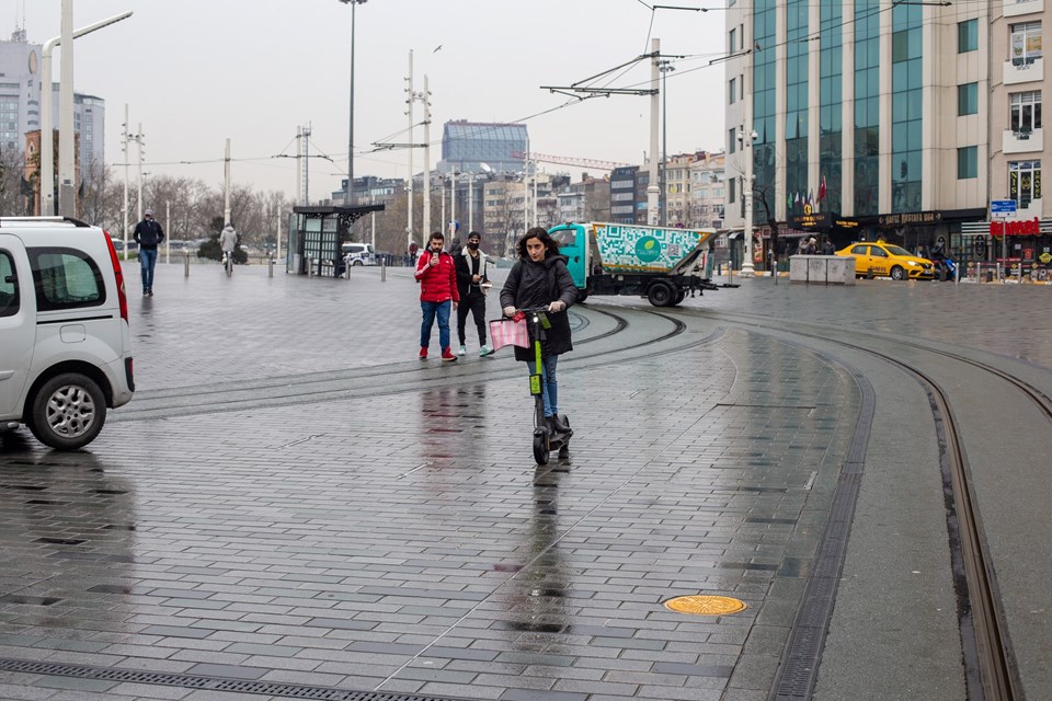 İstanbul'da elektrikli scooter kullanımına yeni düzenleme: Kaldırım yasağı getirildi - 1