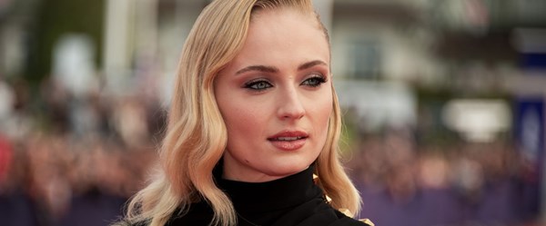Sophie Turner’ın Game of Thrones’taki dublörü: Joe Jonas beni öpmeye çalıştı