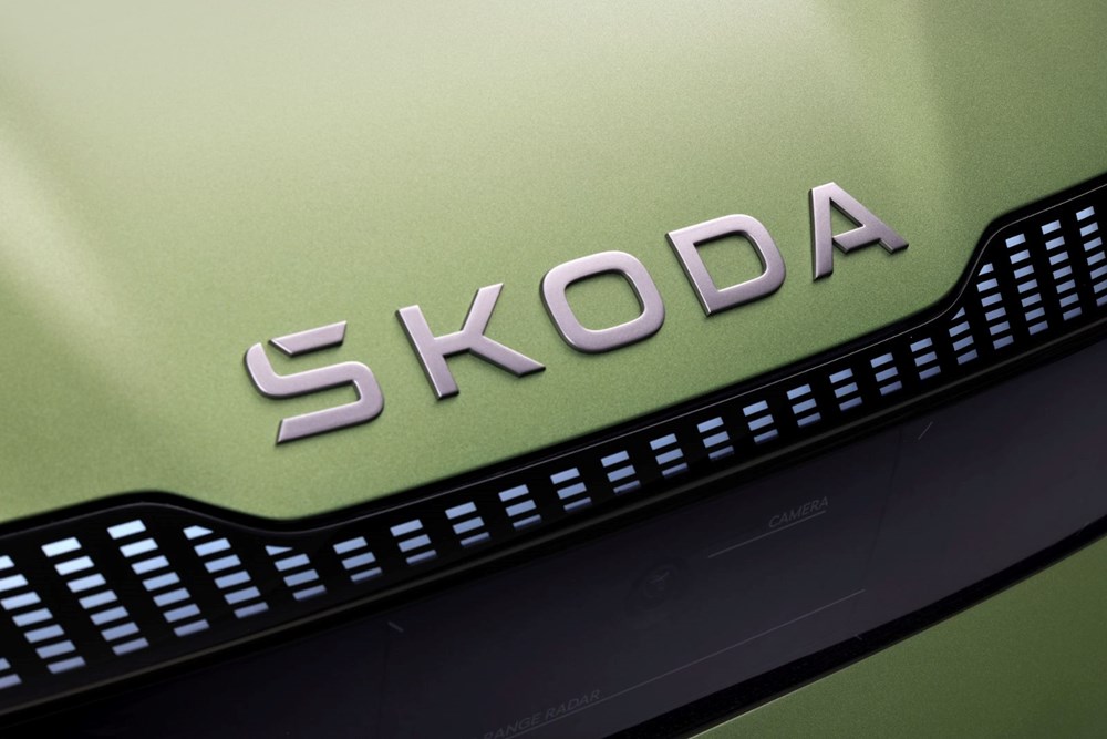 Skoda'dan yeni logo ve yeni elektrikli model: Vision 7S tanıtıldı - 2