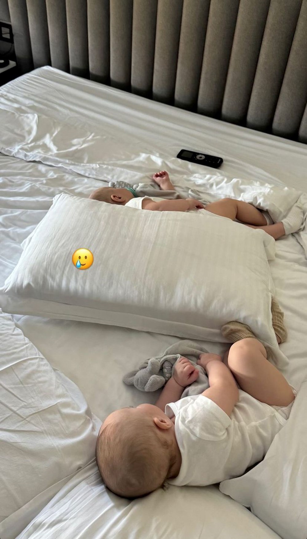 Yasemin Şefkatli'den ikiz oğulları Ayel ve Emir ile yeni pozlar - 5