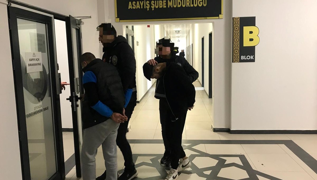 Kocaeli'de otomobil çalan şüpheliler Zonguldak'ta yakalandı Kocaeli'de otomobil çalan şüpheliler Zonguldak'ta yakalandı