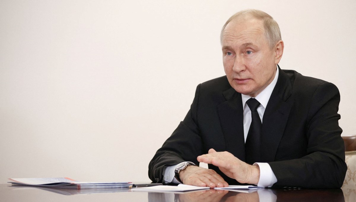 Putin, neden Rus birliklerini sürekli Ukrayna'nın Bakhmut kentine yolluyor? Bakhmut'un Ukrayna-Rusya Savaşı'ndaki önemi ne? Putin, neden Rus birliklerini sürekli Ukrayna'nın Bakhmut kentine yolluyor? Bakhmut'un Ukrayna-Rusya Savaşı'ndaki önemi ne?