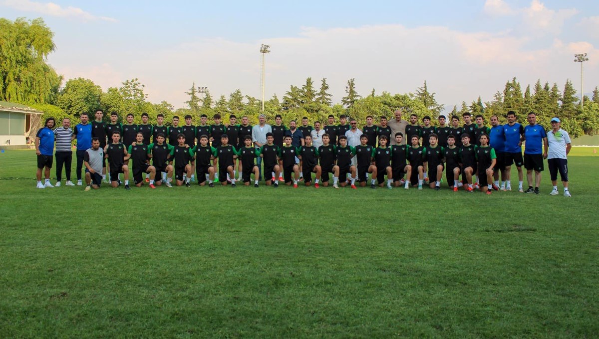 Denizlispor'da genç futbolcular kampa girdi Denizlispor'da genç futbolcular kampa girdi