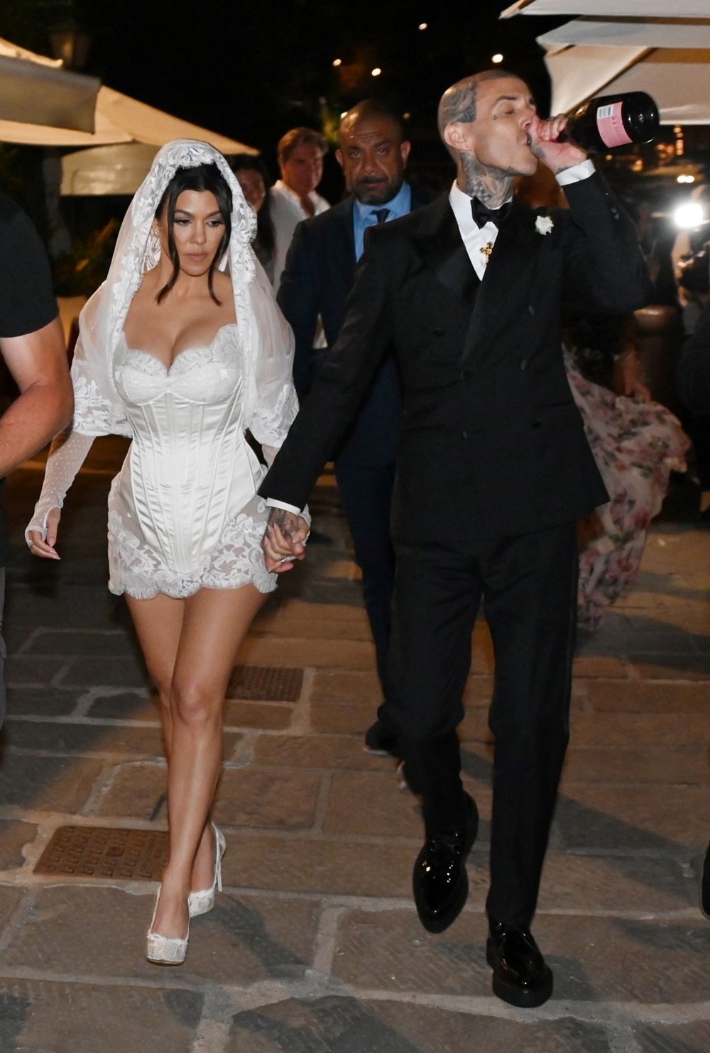 Kourtney Kardashian ve Travis Barker'ın İtalyan düğününden yansıyanlar - 3