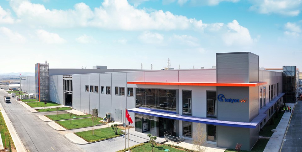Türkiye'nin ilk entegre güneş paneli üretim fabrikası bugün açılıyor - 1
