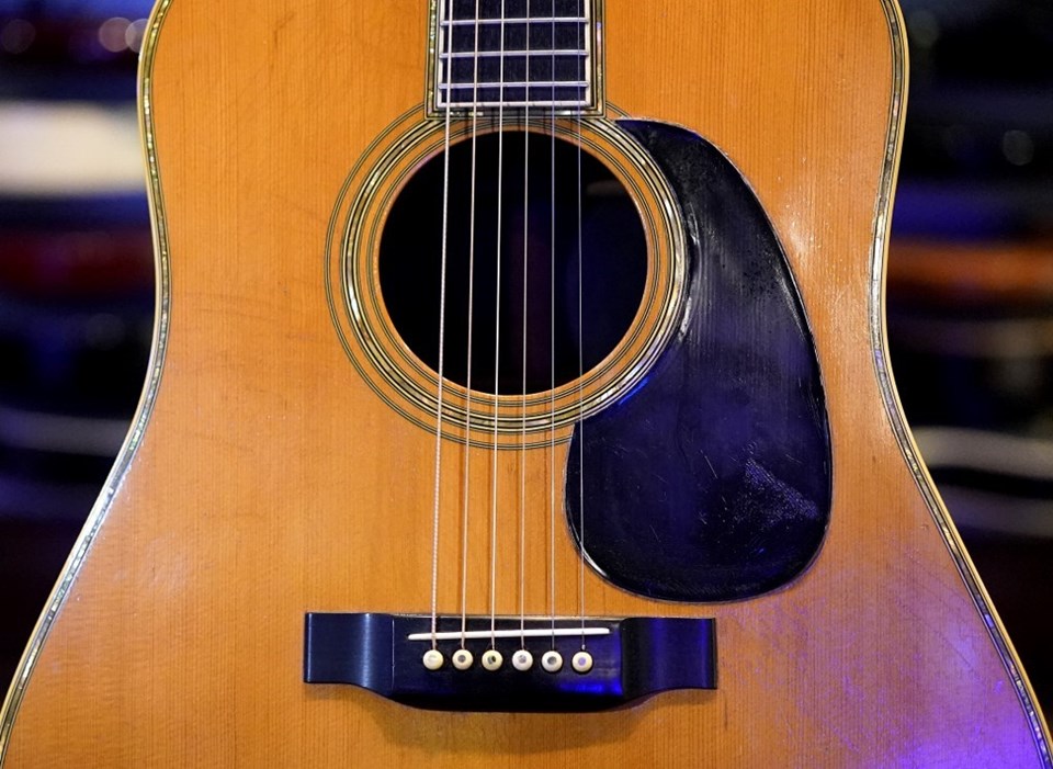 Eric Clapton’ın gitarına 625 bin dolar - 1