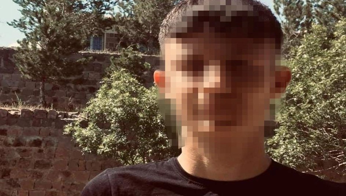 4 gündür kayıp olarak aranan genç asılı halde bulundu 4 gündür kayıp olarak aranan genç asılı halde bulundu
