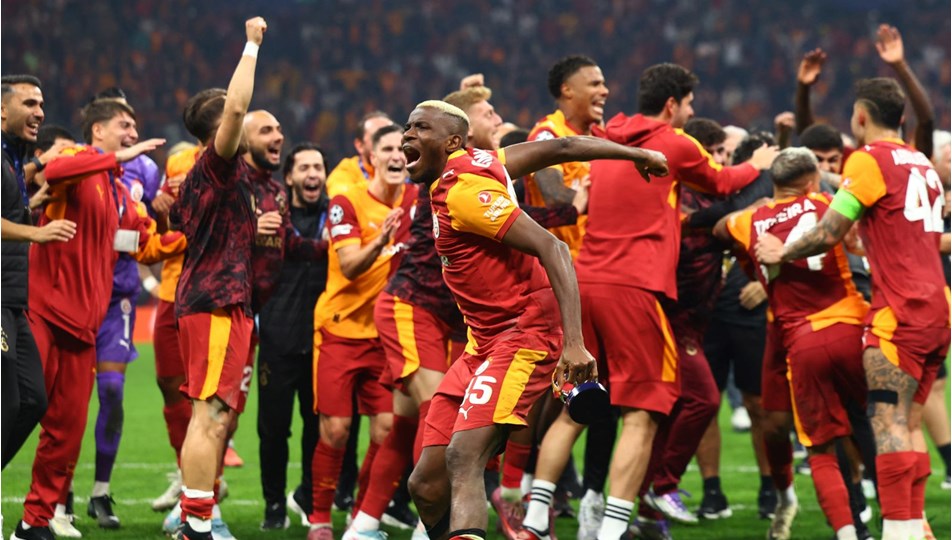 Galatasaray kazandı, övgü üstüne övgü yağdı: "Kıskananlar kafalarını kuma gömdü | İnsanüstü mücadele"