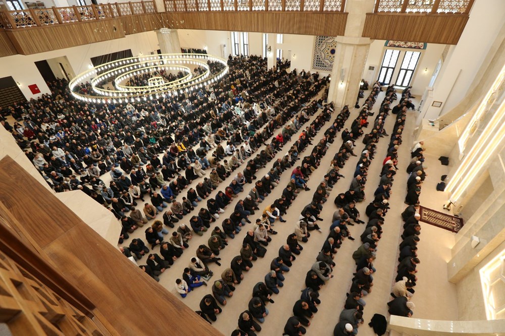 Camilerde bayram namazı coşkusu - 14