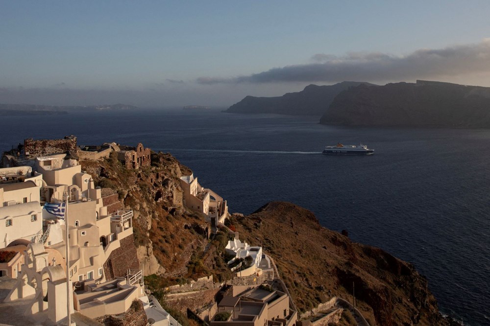 Santorini'de korkutan bekleyiş: "Adayı sarsan depremler haftalarca sürebilir" - 5