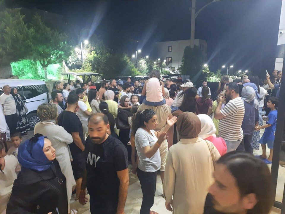Tatil değil, eylem yaptılar! Bodrum'da turistlerden otele tepki - 1