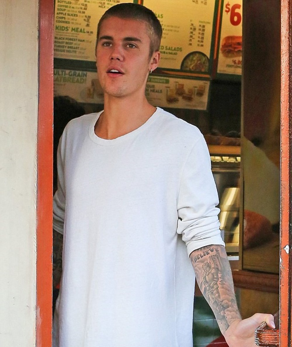 Justin Bieber’ın kredi kartı yetersiz bakiye verdi - 1