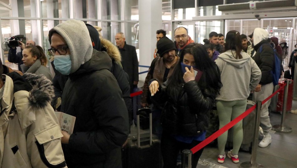 Ukrayna'dan tahliye edilen Türk vatandaşlarının sayısı 13 bini geçti