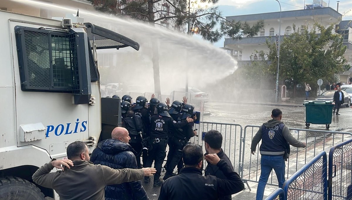 Şanlıurfa'da polise taşlı saldırıda 10 tutuklama