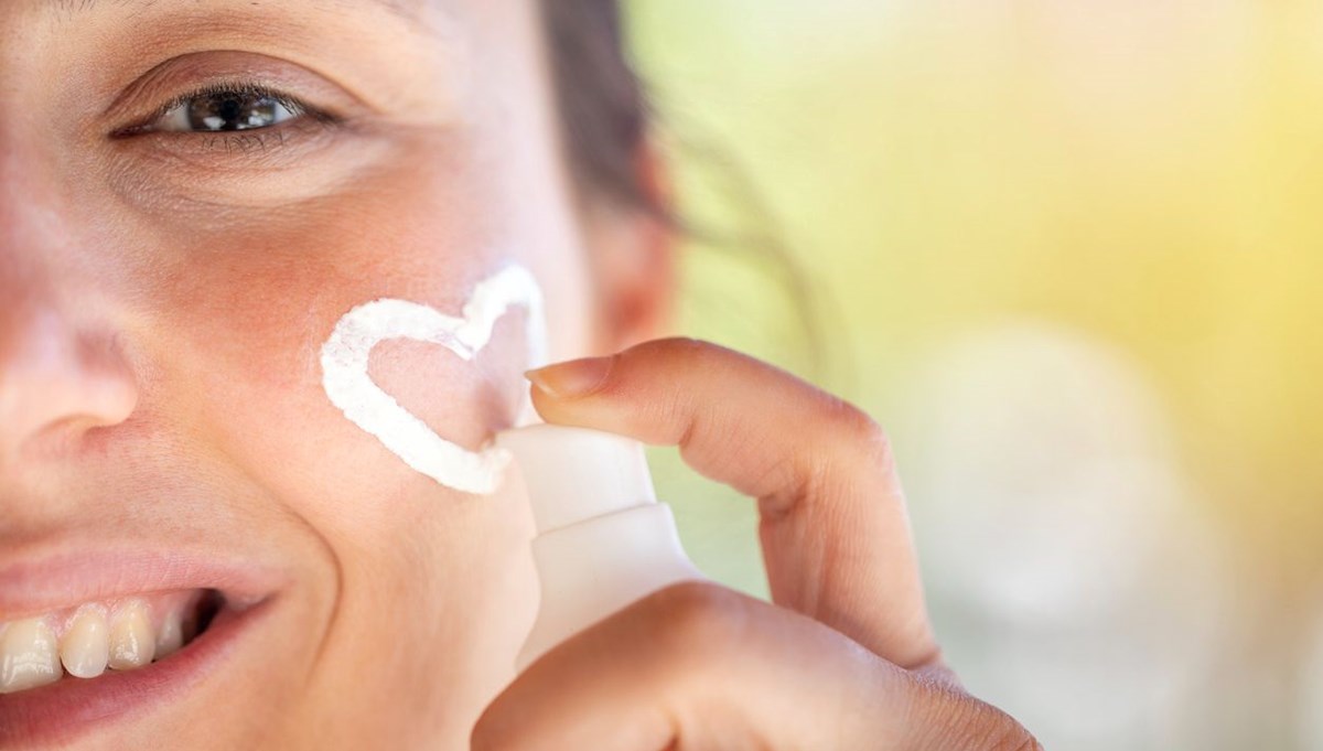 Güneş kremi kullanmak D vitamini eksikliğine neden olabilir mi? Güneş kremi kullanmak D vitamini eksikliğine neden olabilir mi?