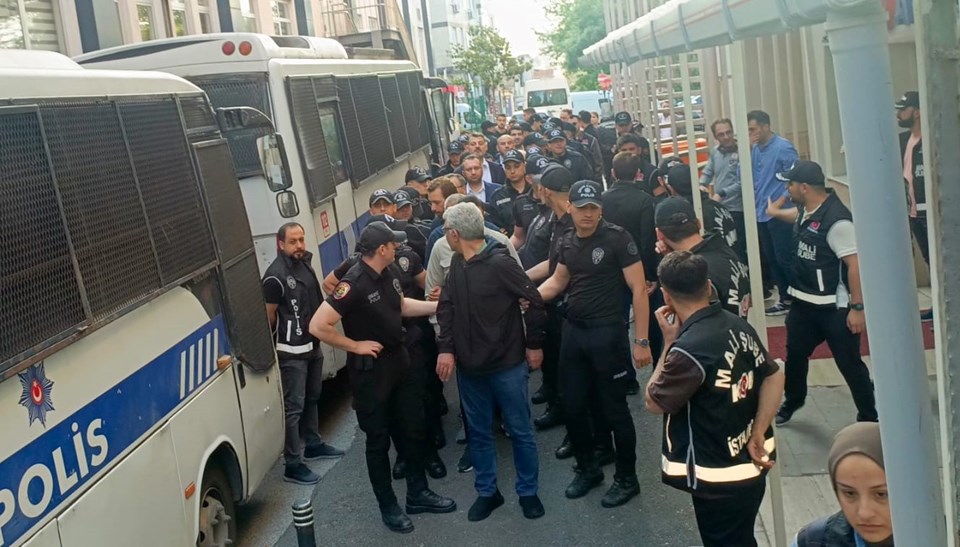 CHP'li belediyelere yolsuzluk soruşturması: 30 kişiye tutuklama talebi - 1