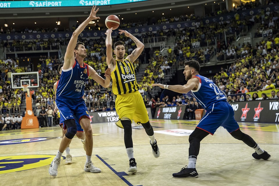 Anadolu Efes'i farklı yenen Fenerbahçe Beko seriyi 2-0'a getirdi - 2