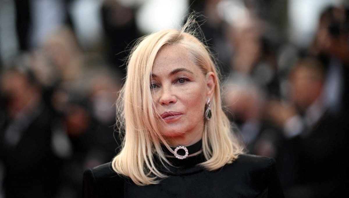 Emmanuelle Beart: Çocukken bir aile üyesinin tacizine uğradım Emmanuelle Beart: Çocukken bir aile üyesinin tacizine uğradım